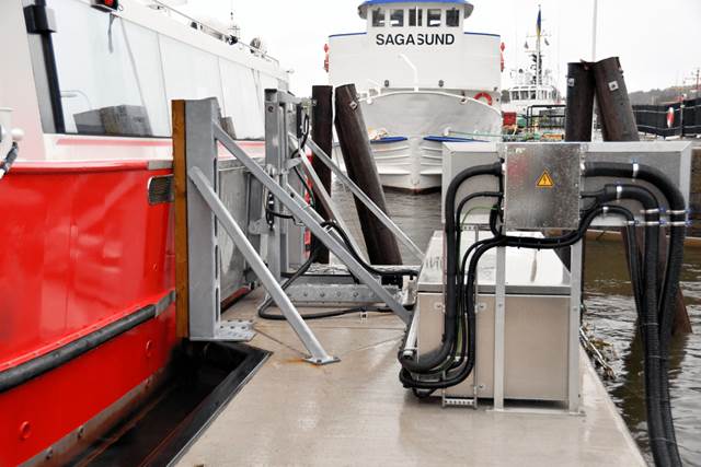 ENRX has developed a fully automated wireless charging system for a smooth and safe transfer of energy from shore to ship.