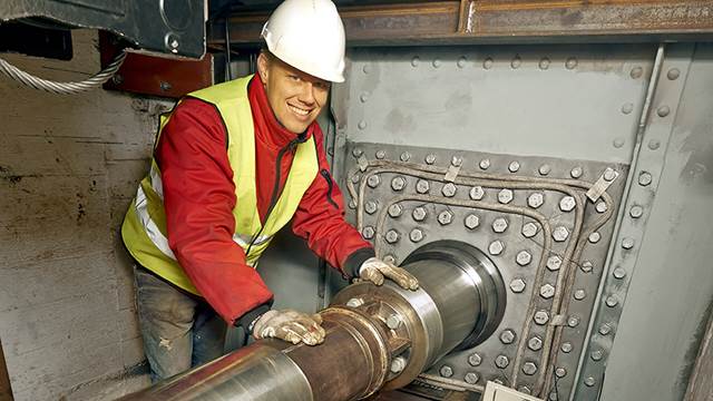 Induction heating used for changing the shafts of an old bridge